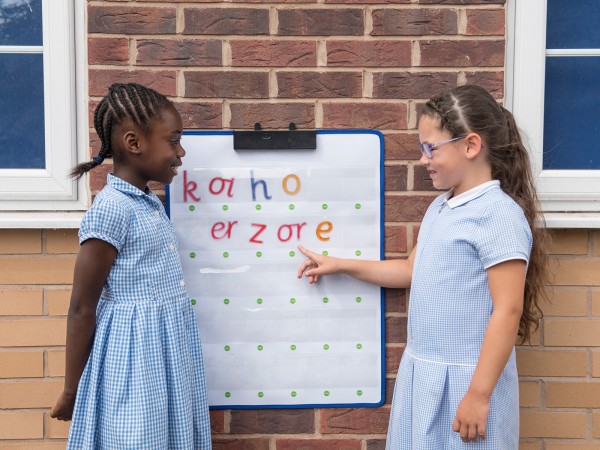 Interaktive Sprach-Rekorder-Tafel mit 30 Einstecktaschen