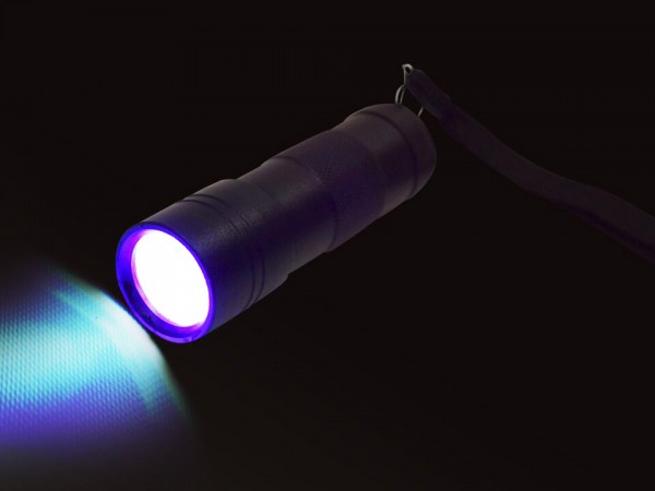Lampe torche UV
