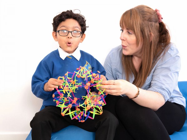 Das perfekte Werkzeug, um Kindern tiefe, beruhigende Atemtechniken zu demonstrieren, die Angst, Stress, Ärger und Furcht abbauen.