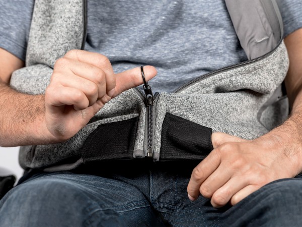 ZipUp - Reissverschluss Zusammenführhilfe für Tetraplegiker
