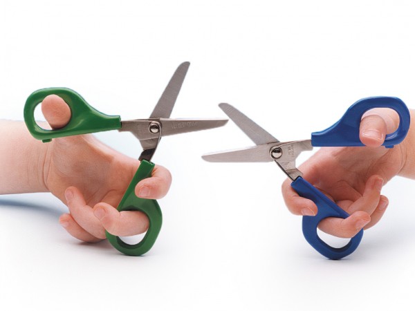 Selbstöffnende Schere